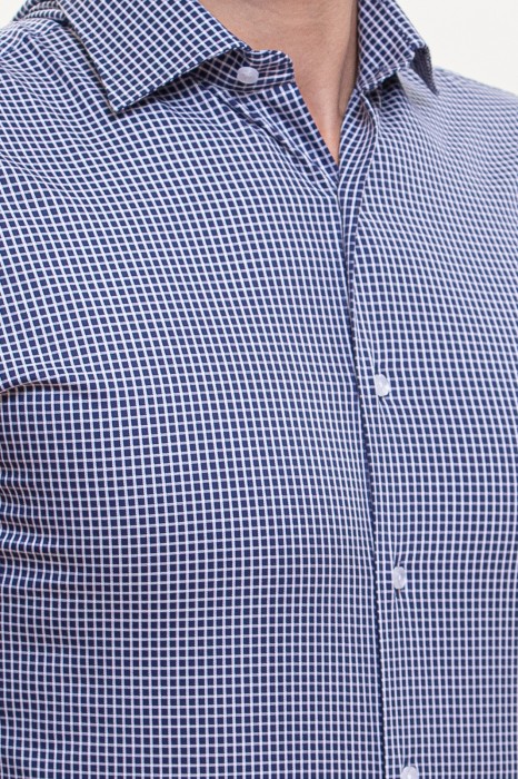 сорочка свободного прилегания из хлопка в клетку от бренда kanzler вид слева