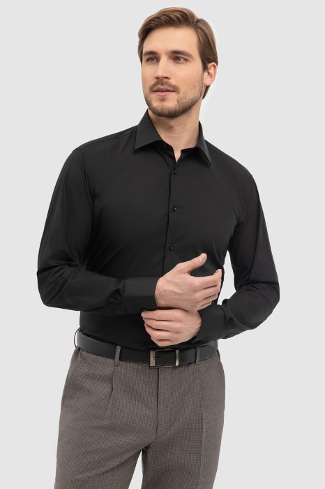 сорочка, устойчивая к сминанию фотография