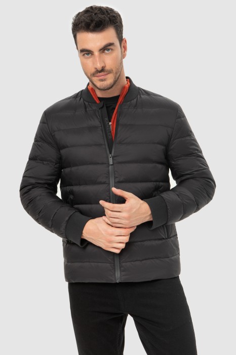 стеганый бомбер зимний с водоотталкивающей обработкой фотография