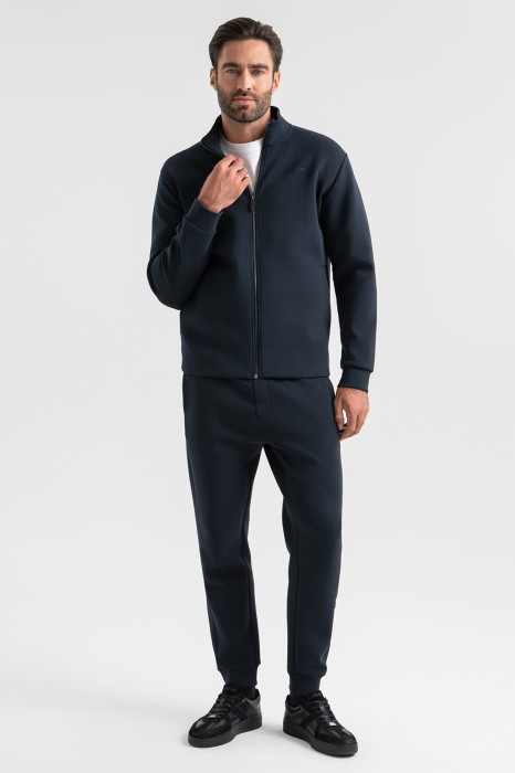 Товар синего цвета с внутренней стороны