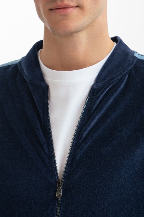 толстовка из хлопка с лампасами от бренда kanzler вид слева