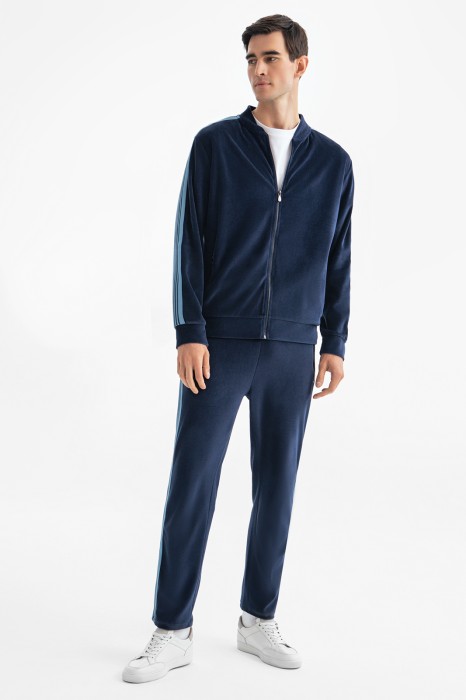 толстовка из хлопка с лампасами из россии вид сбоку