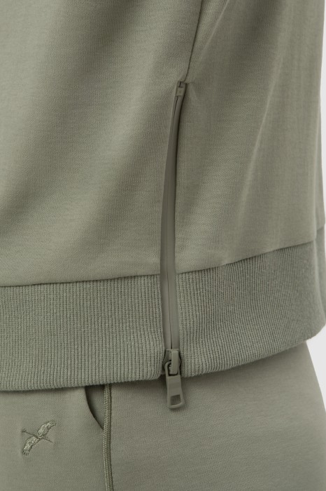 толстовка из хлопка по цене 6990 руб вид справа