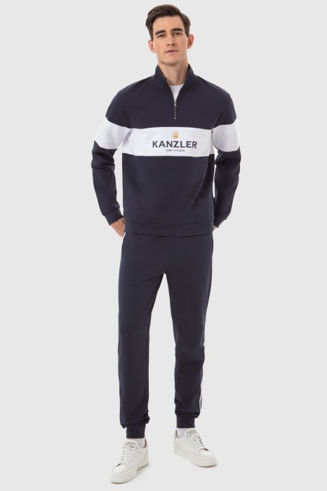 Товар синего цвета с внутренней стороны