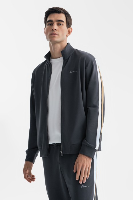 толстовка из хлопка фотография