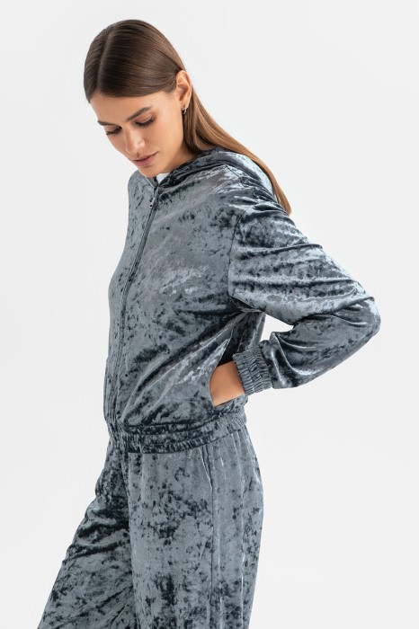 толстовка с бархатной фактурой фотография