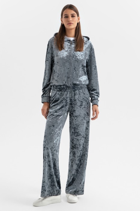 толстовка с бархатной фактурой из россии вид сбоку