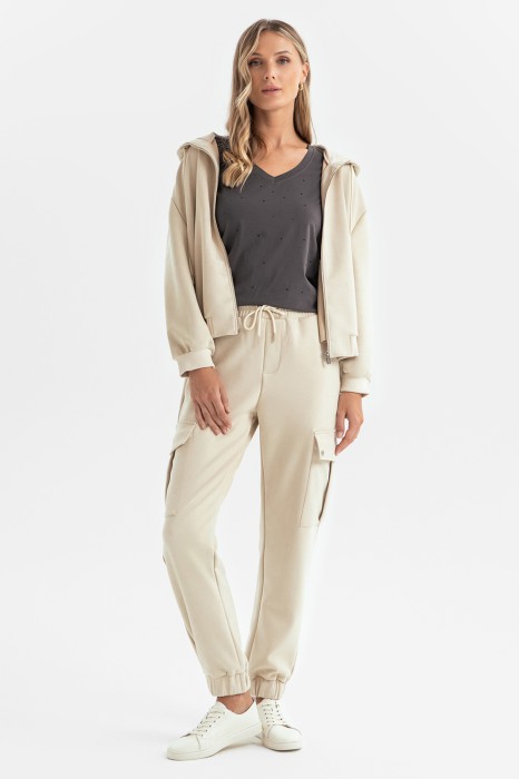 толстовка с капюшоном из проверенных материалов спереди