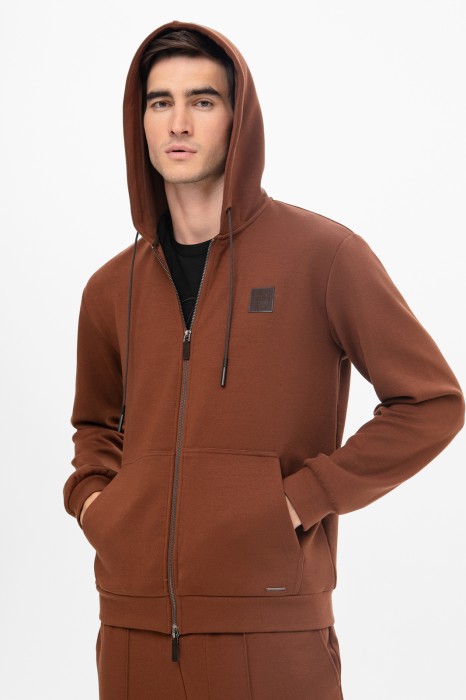 толстовка с капюшоном из россии вид сбоку