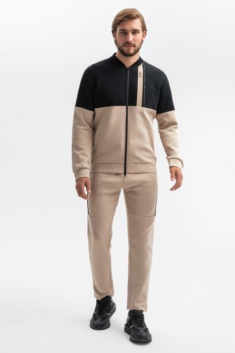 толстовка в стиле колор-блок из проверенных материалов спереди