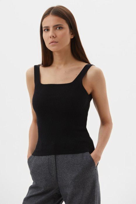 топ из хлопка фотография