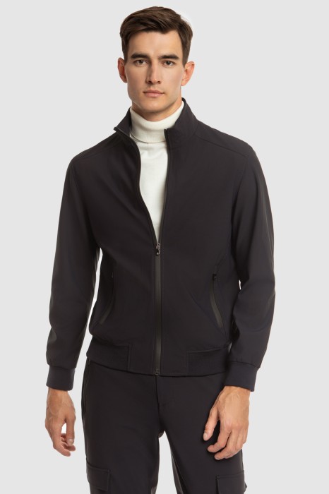 ветровка-бомбер фотография