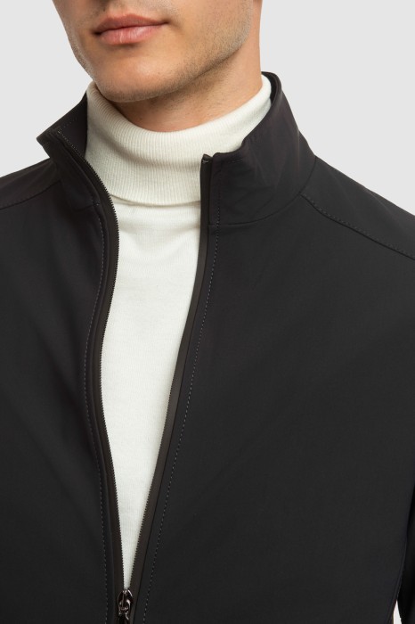 ветровка-бомбер от бренда kanzler вид слева