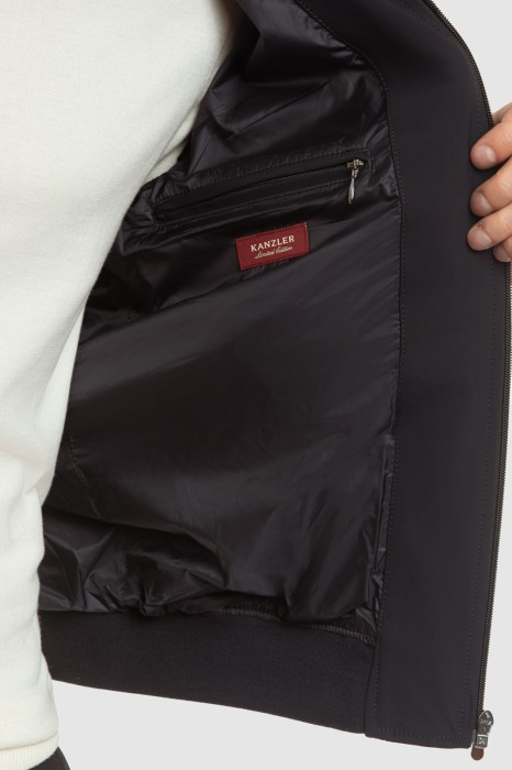 ветровка-бомбер по цене 11990 руб вид справа