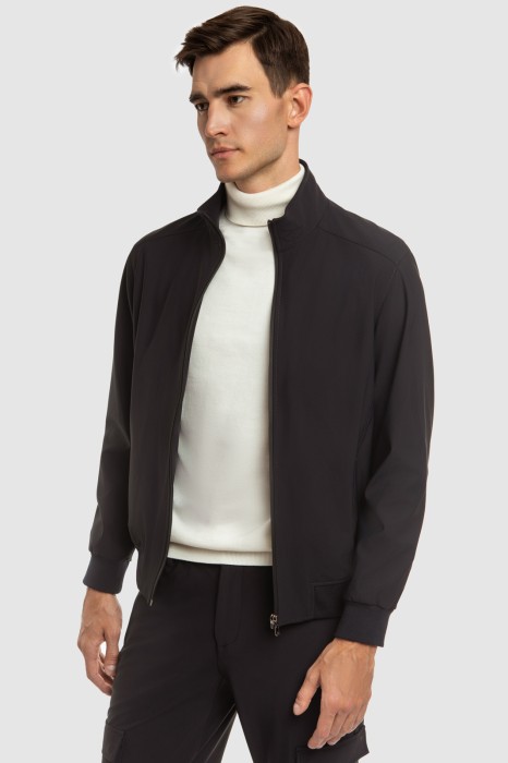 Товар синего цвета с внутренней стороны