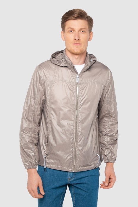 ветровка с капюшоном демисезонная фотография