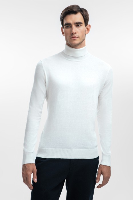 водолазка из хлопка и кашемира фотография