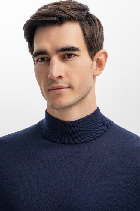 водолазка из хлопка, шелка и льна от бренда kanzler вид слева