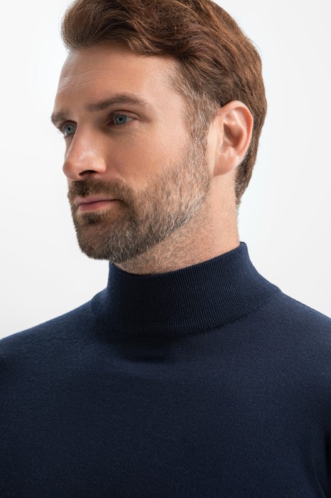 водолазка из шерсти от бренда kanzler вид слева