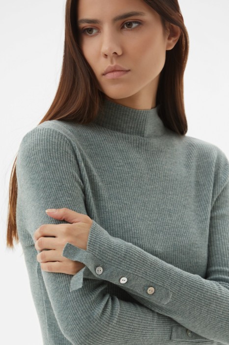 водолазка из шерсти от бренда kanzler вид слева