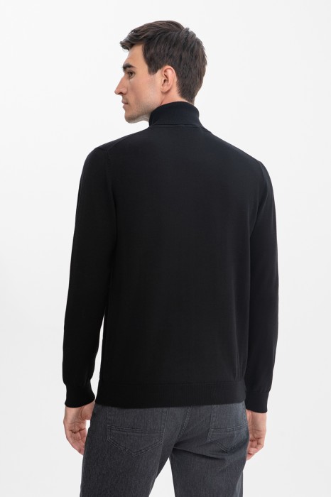 водолазка из шерсти по цене 7990 руб вид справа