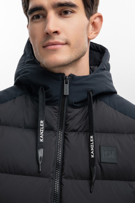 жилет стеганый пуховой с водоотталкивающей обработкой из россии вид сбоку