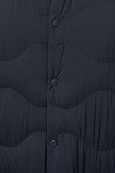 жилет утепленный стеганый демисезонный с водоотталкивающей обработкой по цене 4990 руб вид справа