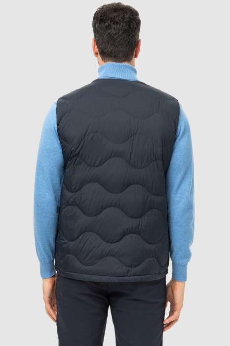 Товар синего цвета с внутренней стороны