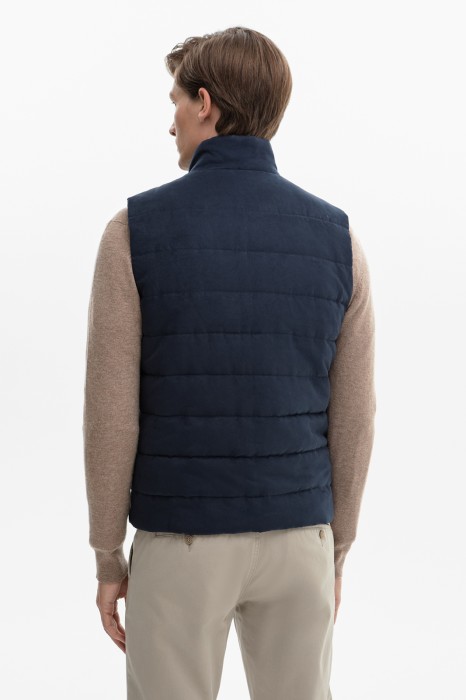 жилет утепленный стеганый демисезонный из россии вид сбоку