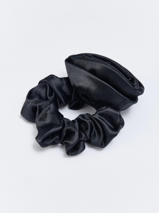 атласная резинка для девочек от бренда sela вид слева