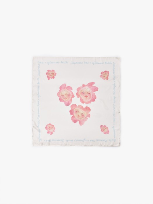 атласный платок из коллекции art people с анастасией рыбаковой от бренда sela вид слева