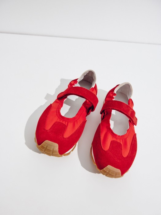 балетки в спортивном стиле из натуральной замши и кожи от бренда sela вид слева