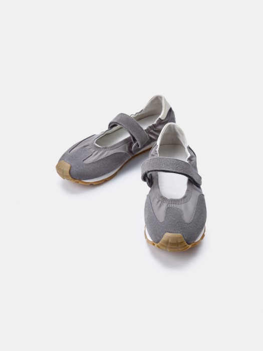 балетки в спортивном стиле из натуральной замши и кожи из кожи спереди