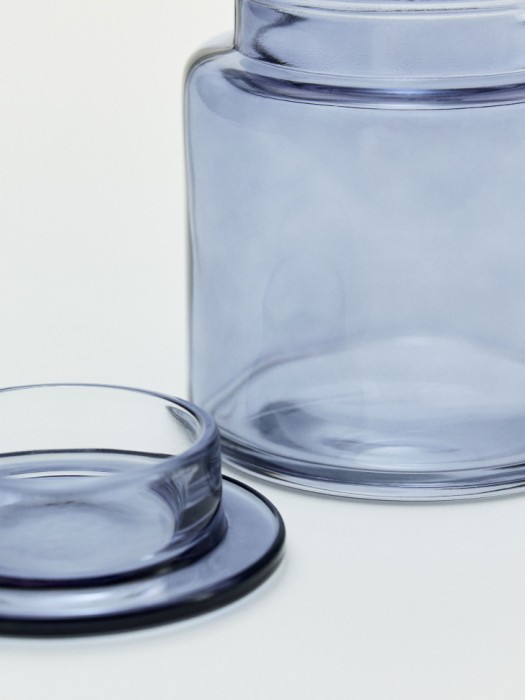 банка для хранения в ванной из стекла от бренда sela вид слева