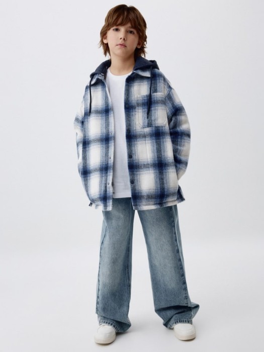 базовая футболка детская от бренда sela вид слева