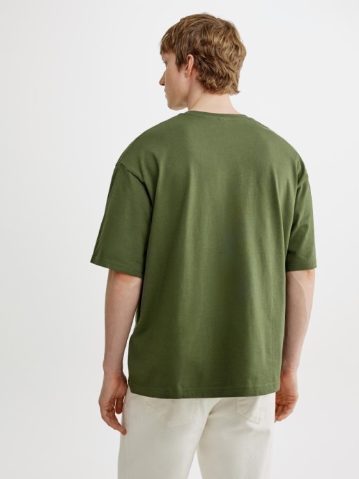 базовая футболка макс оверсайз по цене 1899 руб вид справа