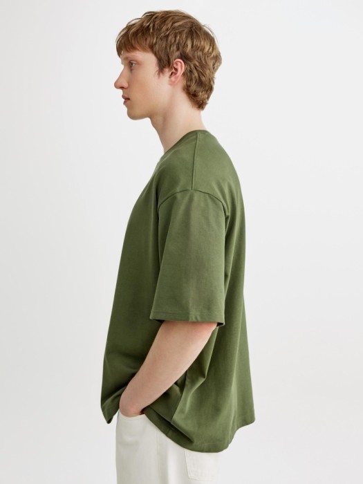 базовая футболка макс оверсайз из россии вид сбоку