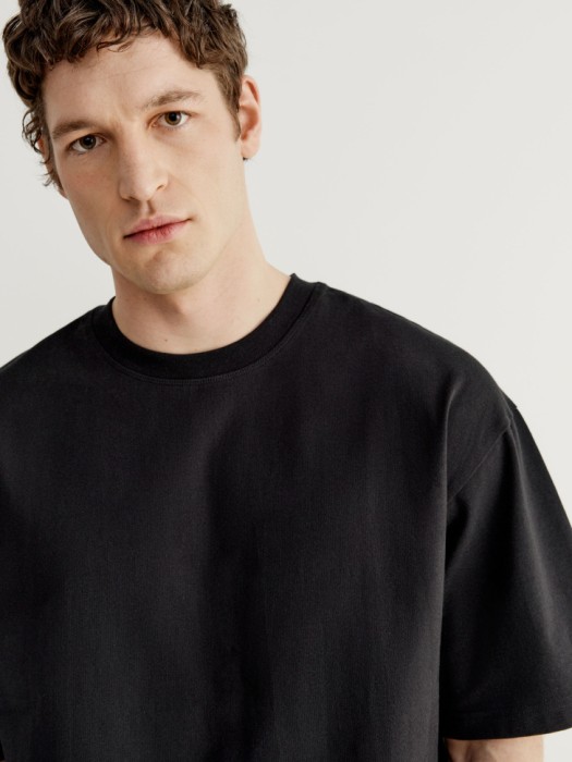 базовая футболка макс оверсайз из россии вид сбоку