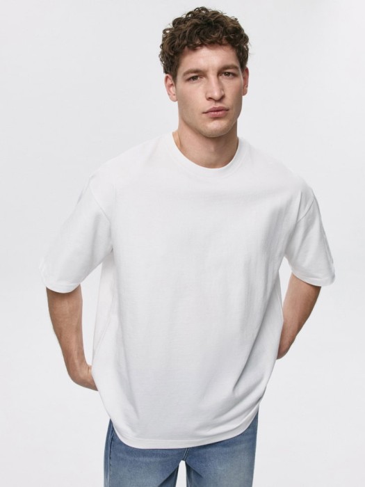 базовая футболка max oversize fit из россии вид сбоку