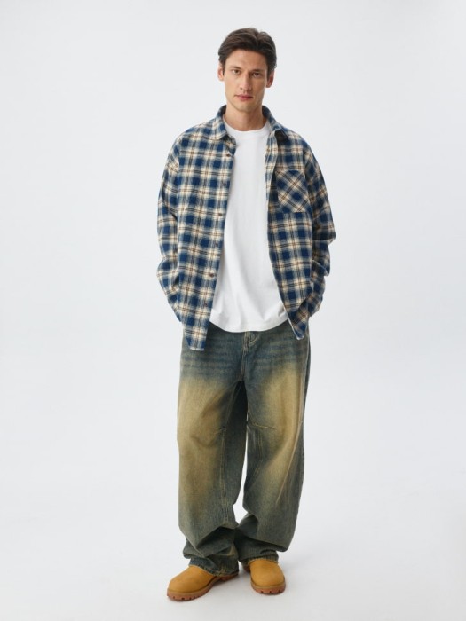 базовая футболка max oversize fit из россии вид сбоку