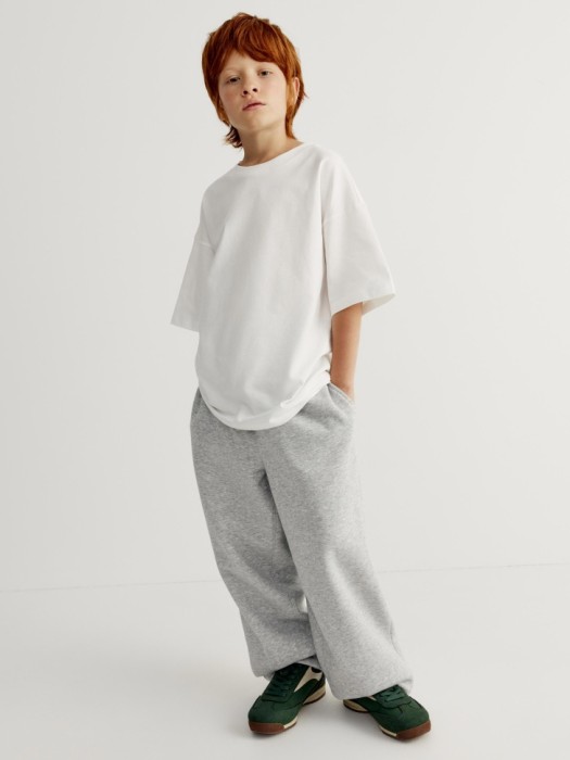 базовая футболка оверсайз детская от бренда sela вид слева