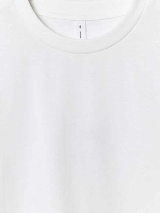 базовая футболка оверсайз от бренда sela вид слева