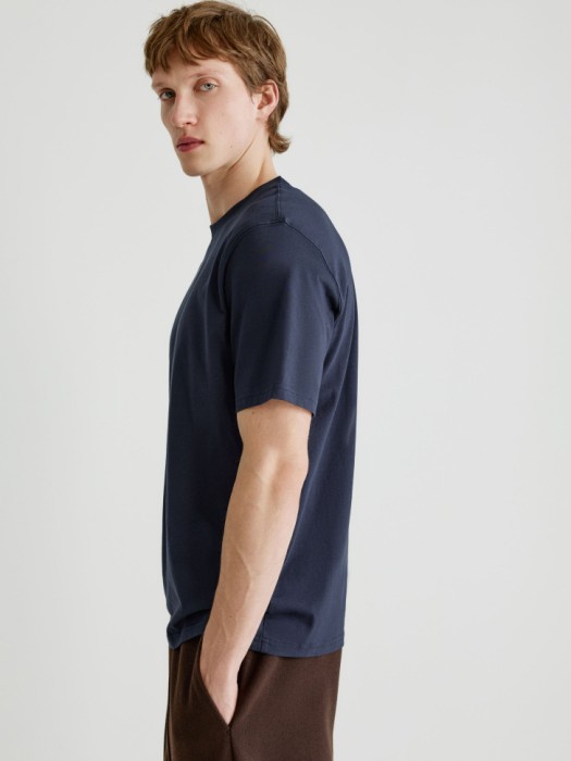 базовая футболка peter regular fit по цене 1299 руб вид справа