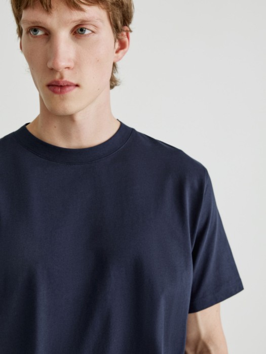 базовая футболка peter regular fit из россии вид сбоку