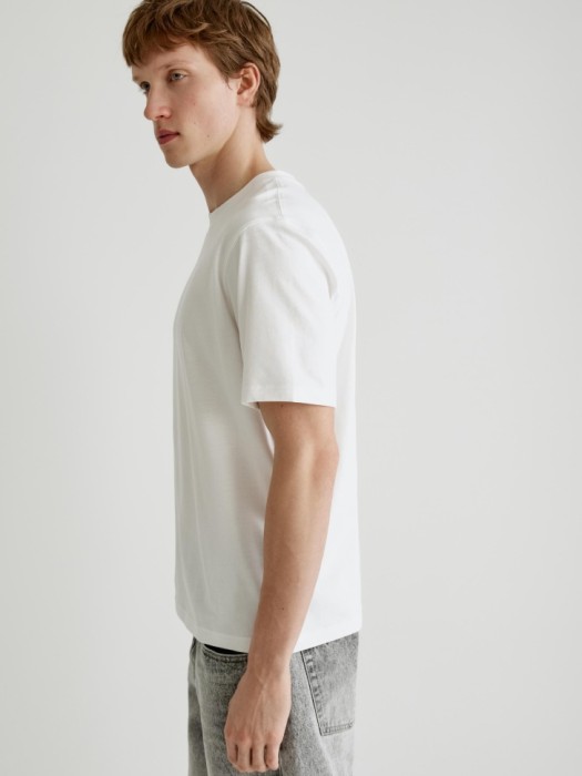 базовая футболка peter regular fit из россии вид сбоку