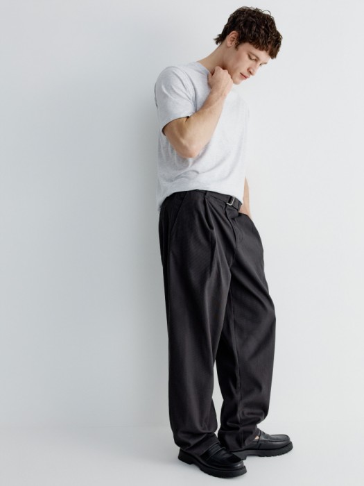 базовая футболка прямого кроя из россии вид сбоку