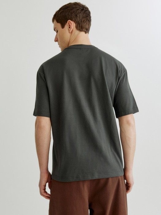 базовая футболка прямого кроя по цене 1299 руб вид справа