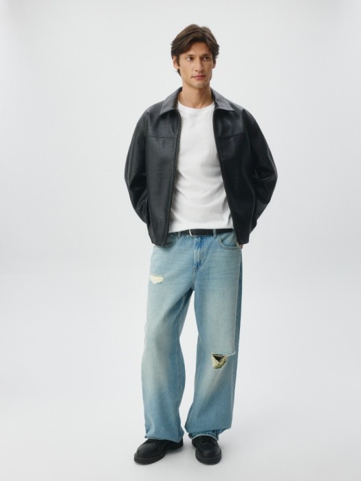 базовая футболка прямого кроя от бренда sela вид слева