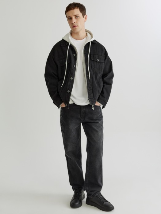 базовая футболка прямого кроя от бренда sela вид слева