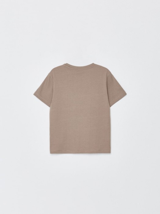 базовая футболка с карманом детская от бренда sela вид слева